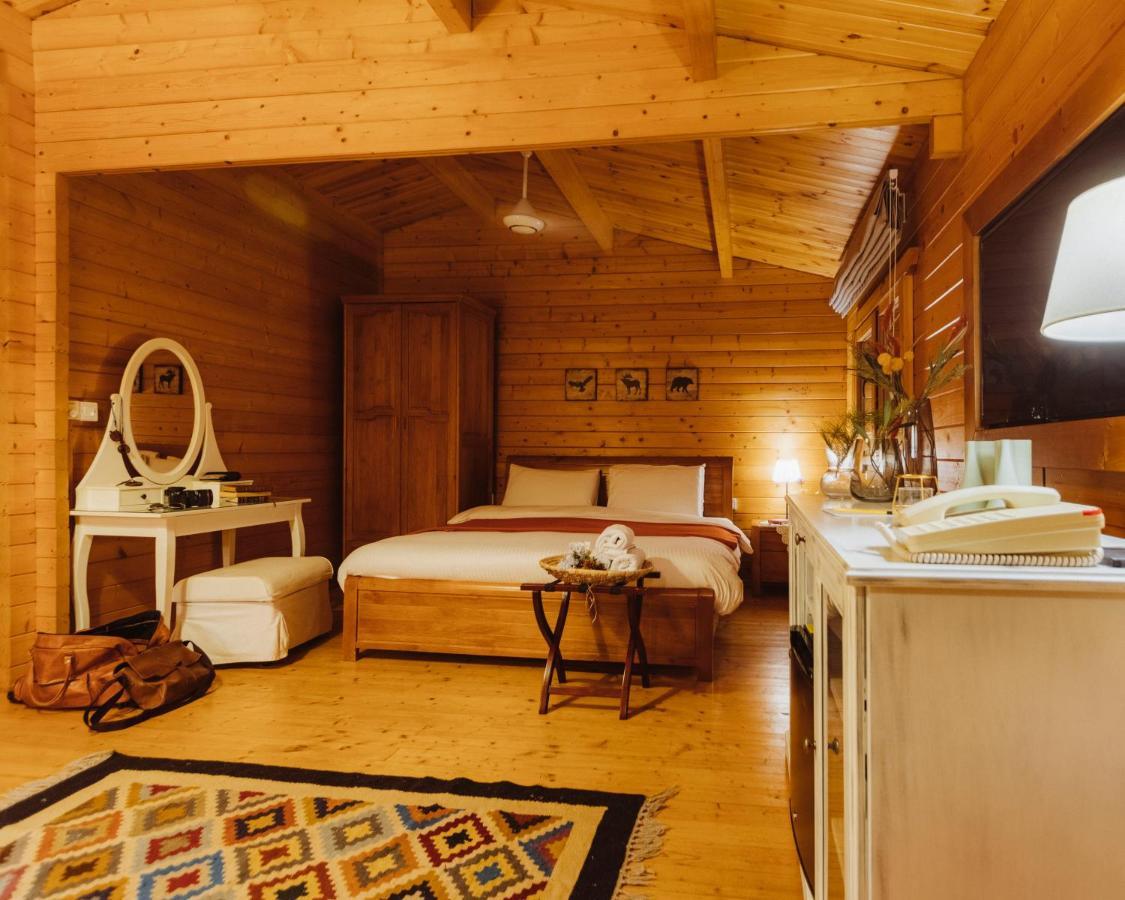 Mountain Breeze Lodge & Resort Al Salt Extérieur photo