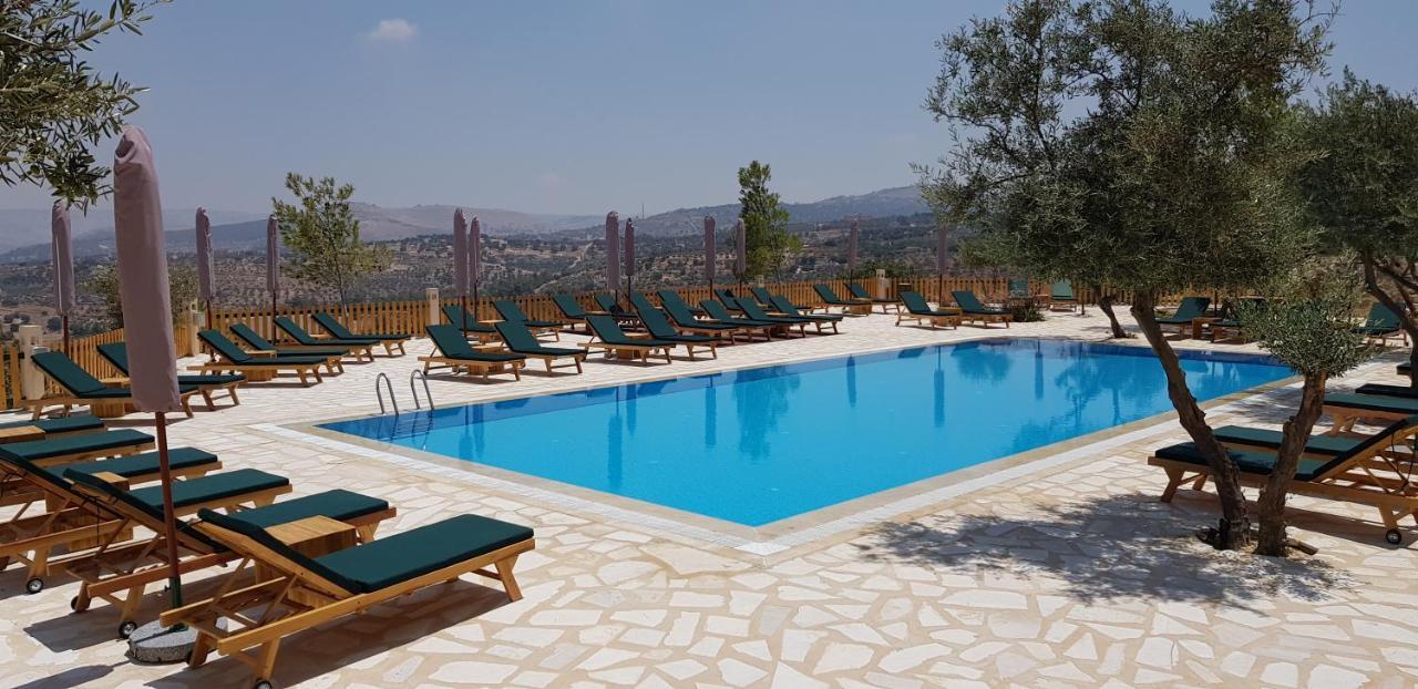 Mountain Breeze Lodge & Resort Al Salt Extérieur photo