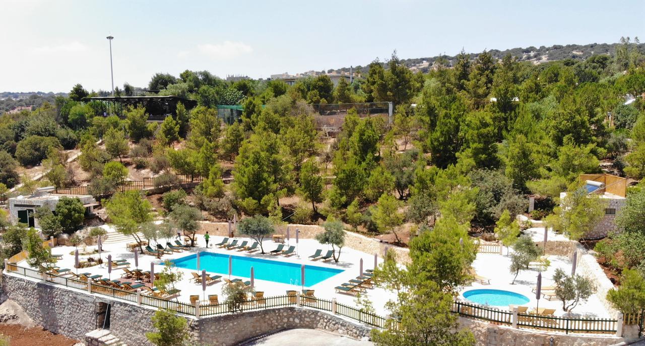 Mountain Breeze Lodge & Resort Al Salt Extérieur photo