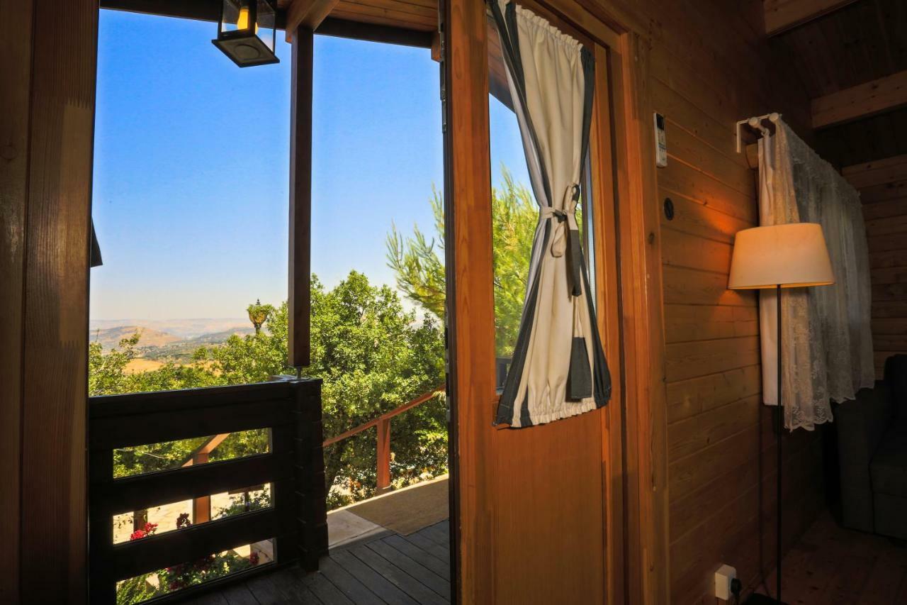 Mountain Breeze Lodge & Resort Al Salt Extérieur photo